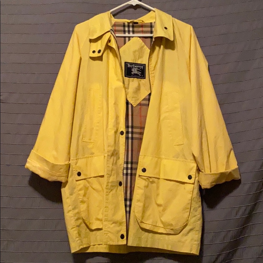 Authentic Burberry trench coat! - Picture 1 of 7